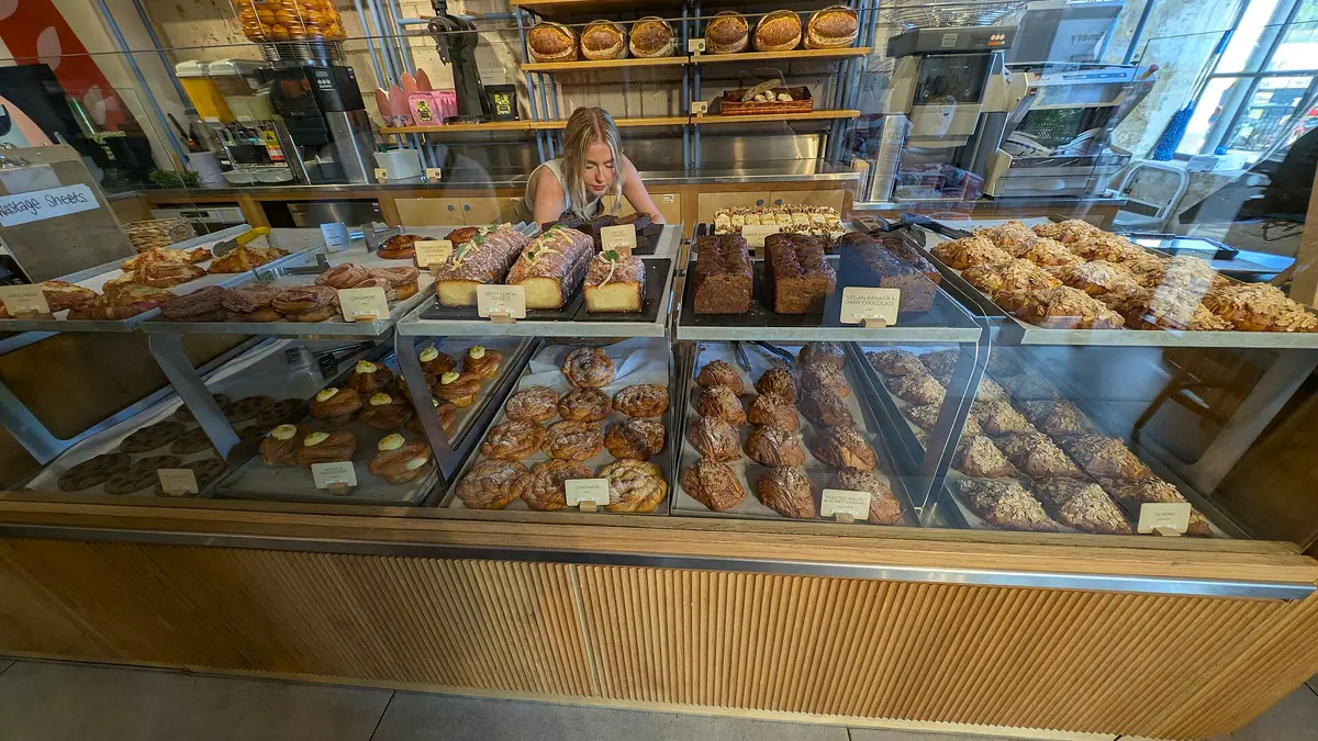 Wrights pies – bakery in Meir, Longton
